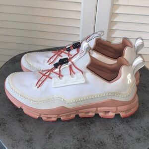 On Clouds Ice Chili Cloudaway Sneakers Women’s 9.5